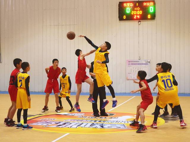 NBA球员端尿盆梗火了之后，我入手了同款娜塔莎黑娃解压玩具